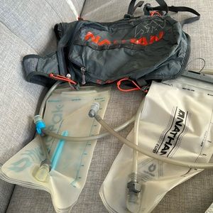 Nathan running vest/hydration pack 2L bladder 2 pack included